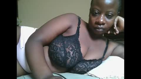 sweetyass25 online show from 10/29/25, 07:21