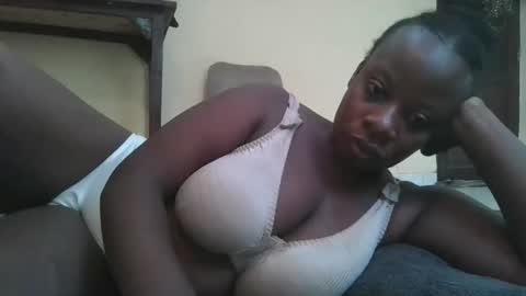 sweetyass25 online show from 05/12/26, 05:48
