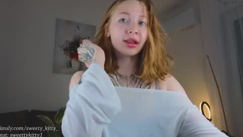 Snapshot of sweetykitty_x chatting on 11/18/25, 03:27 Jenny give it a sub online show from 11/18/25, 03:27