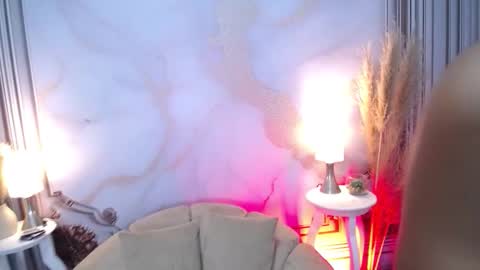 LAURA online show from 11/07/25, 11:54