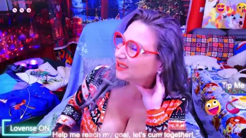 Snapshot of sweetylisahard chatting on 12/14/24, 03:47 Lisa online show from 12/14/24, 03:47