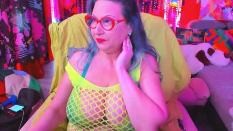 Snapshot of sweetylisahard chatting on 03/08/25, 03:24 Lisa online show from 03/08/25, 03:24