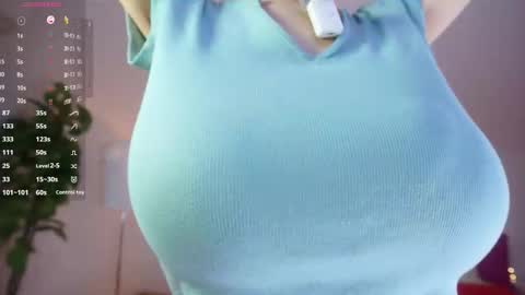 Snapshot of sweetyoops chatting on 01/16/26, 07:56 Astrid online show from 01/16/26, 07:56