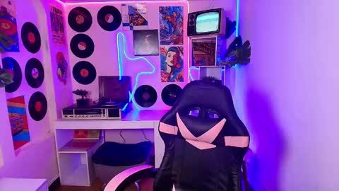 Catalina online show from 03/11/25, 02:51