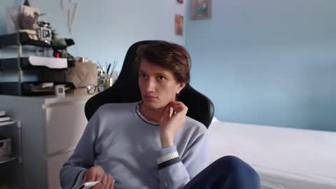 Cat online show from 04/15/26, 02:35