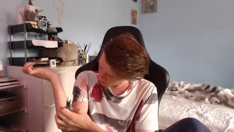 Cat online show from 04/16/26, 08:37