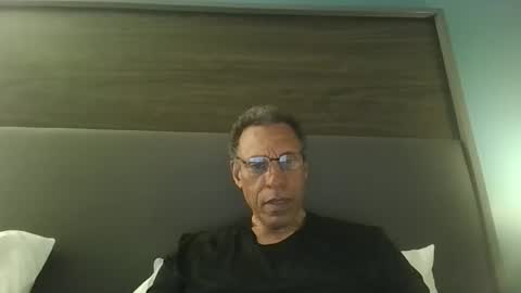 swimmerbod2495 online show from 05/16/26, 06:21