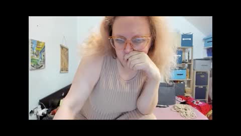 switchlorenx online show from 12/02/24, 11:51