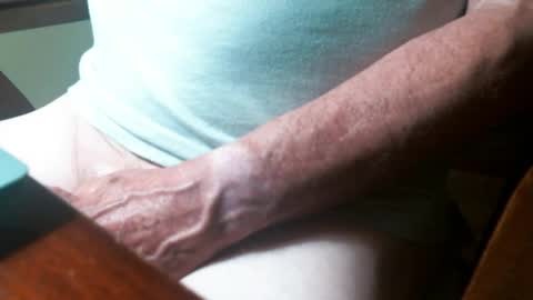 Snapshot of swizzle__stick chatting on 04/14/26, 10:10 will jeffers online show from 04/14/26, 10:10