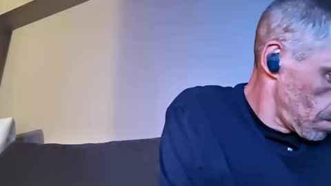 swontguy2025 online show from 10/10/25, 05:39