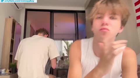 Snapshot of swoopyboy chatting on 11/23/25, 07:19 swoopyboy online show from 11/23/25, 07:19