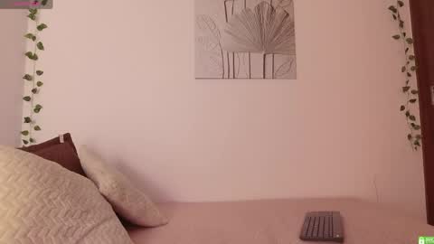 Snapshot of swt_helen chatting on 04/15/26, 07:10 Helen online show from 04/15/26, 07:10