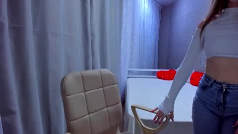 Snapshot of swweetangel chatting on 12/20/24, 02:19 Ana online show from 12/20/24, 02:19