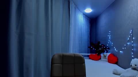 Snapshot of swweetangel chatting on 12/29/24, 01:02 Ana online show from 12/29/24, 01:02