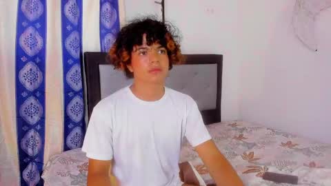 Snapshot of swwet_boy chatting on 12/26/24, 01:54 swwet_boy online show from 12/26/24, 01:54