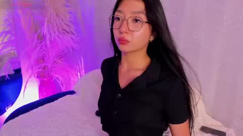 Snapshot of sydney_miller_ chatting on 06/17/26, 12:24 Sydney online show from 06/17/26, 12:24