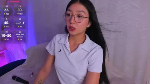 Snapshot of sydney_miller_ chatting on 07/11/26, 12:13 Sydney online show from 07/11/26, 12:13