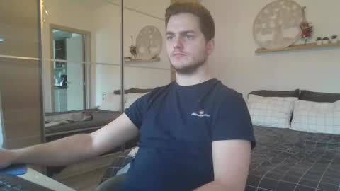 syl092 online show from 02/13/25, 01:05