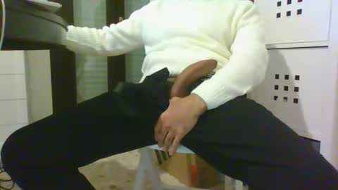 sylvertaurus1 online show from 11/24/25, 04:07