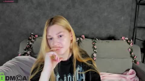 Snapshot of sylvia_ortiz chatting on 11/09/25, 01:04 Sylvia online show from 11/09/25, 01:04