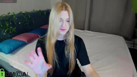 Snapshot of sylvia_ortiz chatting on 11/22/25, 09:08 Sylvia online show from 11/22/25, 09:08