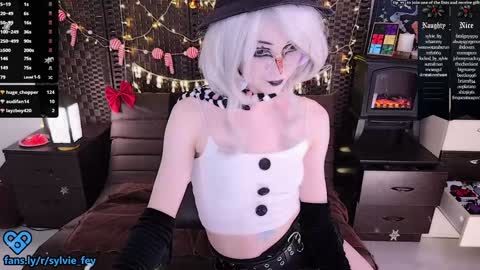 Snapshot of sylvie_fey chatting on 12/28/24, 03:26 Sylvie online show from 12/28/24, 03:26