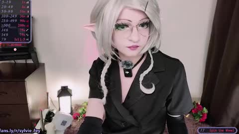 Snapshot of sylvie_fey chatting on 03/02/25, 10:05 Sylvie online show from 03/02/25, 10:05