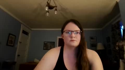 Snapshot of sylviexxxfun chatting on 06/11/26, 01:05 sylviexxxfun online show from 06/11/26, 01:05