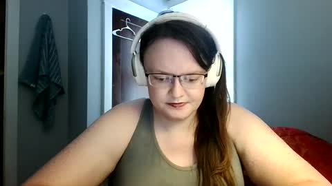 Snapshot of sylviexxxfun chatting on 07/24/26, 08:18 sylviexxxfun online show from 07/24/26, 08:18