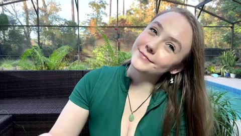 Jennah online show from 12/22/25, 09:23