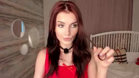 Snapshot of synne_glows chatting on 06/11/26, 07:17 Eva online show from 06/11/26, 07:17