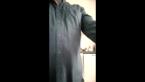 black sofa online show from 03/03/26, 11:16