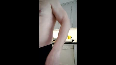 black sofa online show from 03/04/26, 07:36