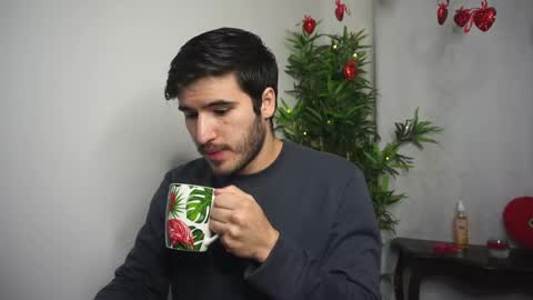 t0ny_wylie online show from 02/17/25, 11:34