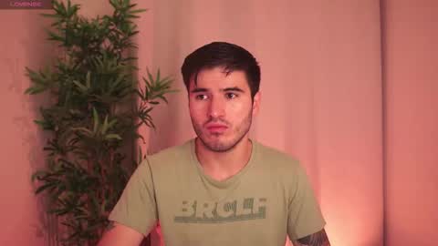 t0ny_wylie online show from 11/19/25, 09:53