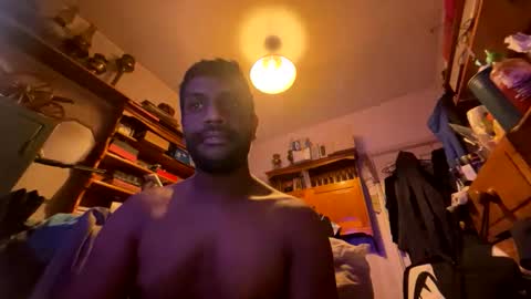 t_bagggg_ya2022 online show from 05/24/26, 12:37