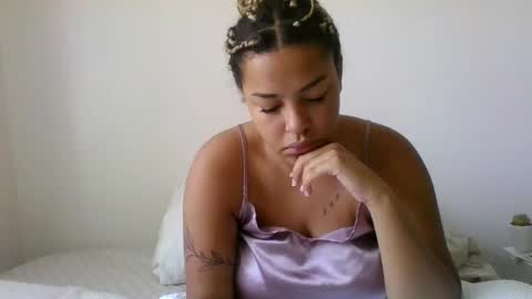 Snapshot of t_princess_t chatting on 09/17/25, 04:19 t_princess_t online show from 09/17/25, 04:19