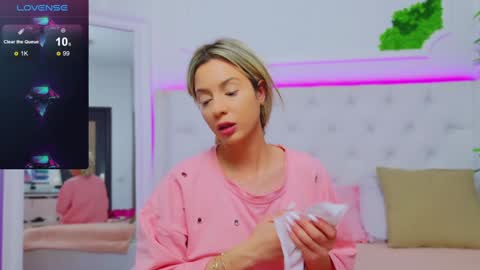 Arianna online show from 01/13/25, 01:17