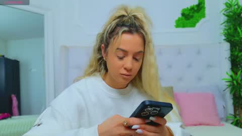 Arianna online show from 01/21/25, 01:00