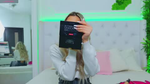 Arianna online show from 01/23/25, 01:24