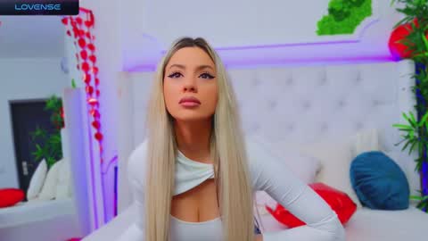 Arianna online show from 02/18/25, 01:33