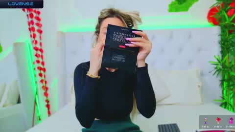 Arianna online show from 02/19/25, 01:50