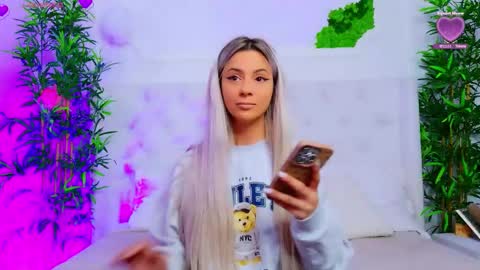 Arianna online show from 10/17/25, 12:08