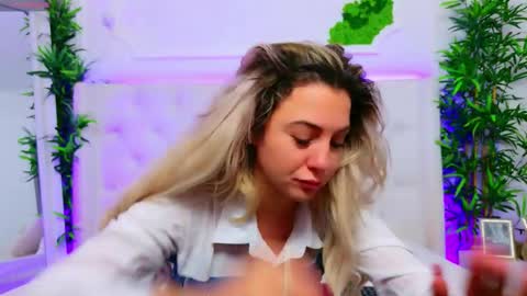 Arianna online show from 11/14/25, 01:32