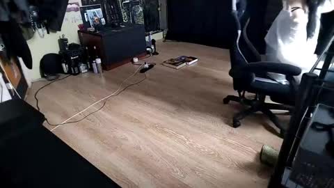 Snapshot of tabethashempert chatting on 02/19/26, 11:06 Lina online show from 02/19/26, 11:06