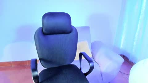 Snapshot of tabitapurple chatting on 12/19/24, 12:23 TABITA online show from 12/19/24, 12:23