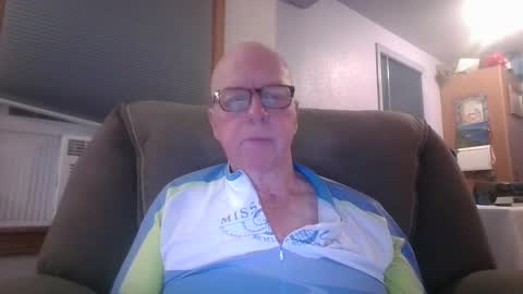 Snapshot of tacrunner66_ chatting on 09/27/25, 05:12 tacrunner66_ online show from 09/27/25, 05:12