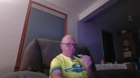 Snapshot of tacrunner66_ chatting on 10/10/25, 04:00 tacrunner66_ online show from 10/10/25, 04:00