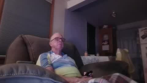 Snapshot of tacrunner66_ chatting on 10/23/25, 03:06 tacrunner66_ online show from 10/23/25, 03:06