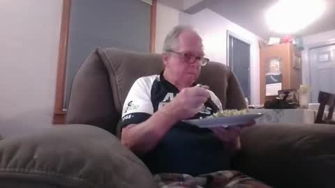 Snapshot of tacrunner66_ chatting on 12/21/25, 03:24 tacrunner66_ online show from 12/21/25, 03:24